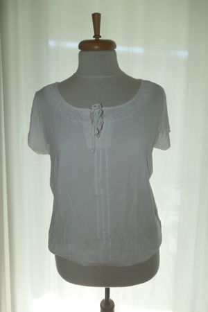 Damen T-Shirt weiss Grösse M mit Schnürung guter Zustand