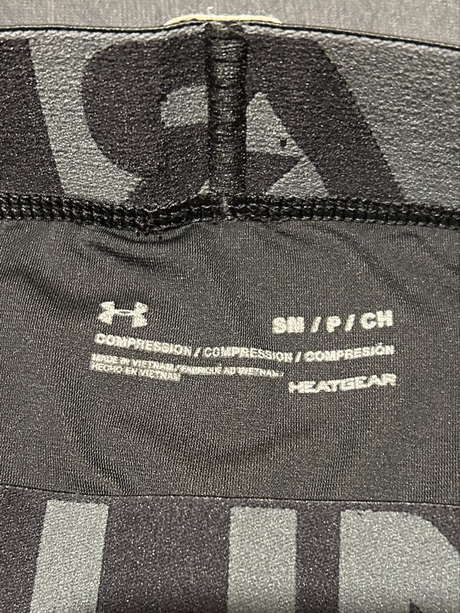 Lotti di vestiti: Under Armour Set Grösse S/M – Usato da Allschwil venduto da Rae118 5