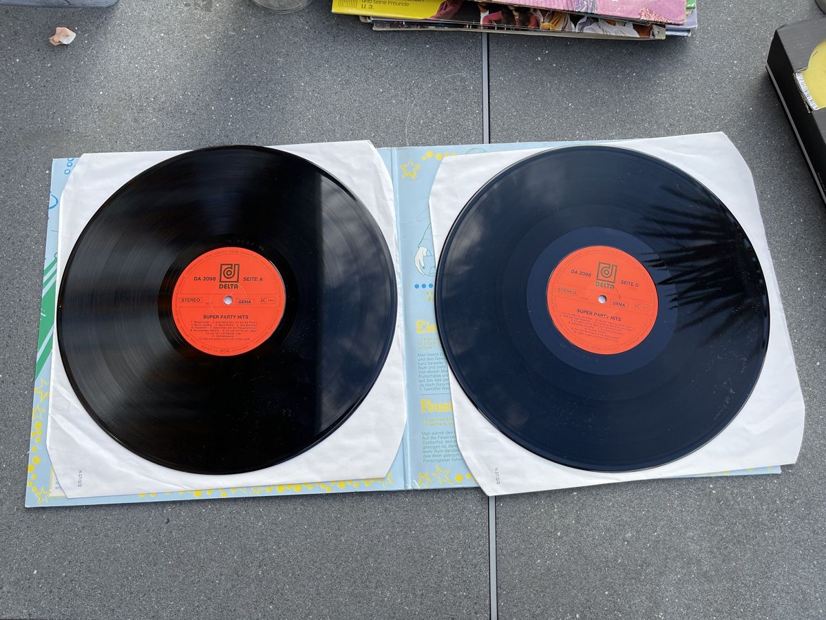 Dischi in vinile: Schallplatte Party Hits – Usato da Sempach venduto da Nimsaj5 4