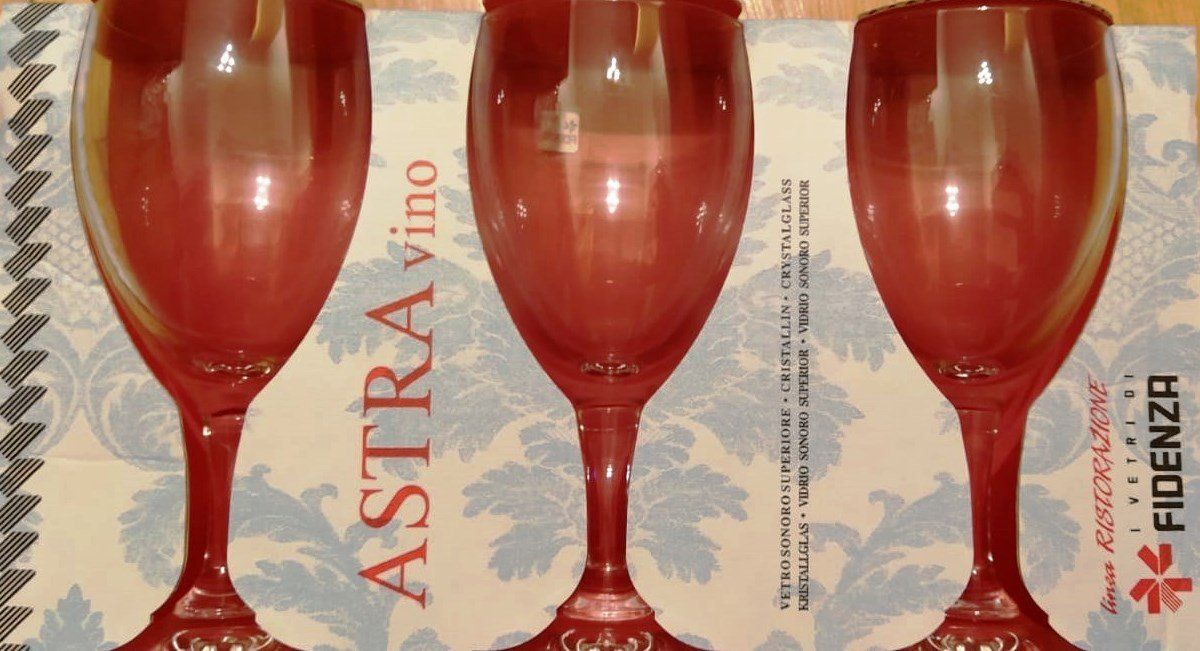 Bicchieri: Weingläser - 6 Gläser - – Nuovo e nell'imballaggio originale da Zürich venduto da 1980ale 1