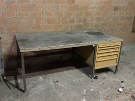 Werkbank mit Schubladenstock 