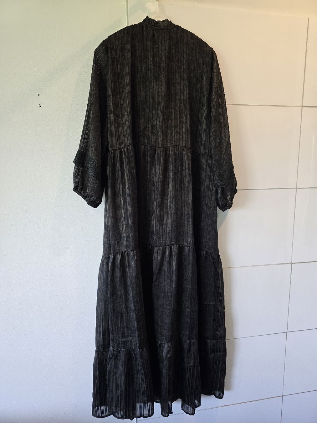 Kleider: KAFFE Damenkleid mit Spitze, schwarz, Grösse 42 – Gebraucht aus St. Gallen von charly92 4
