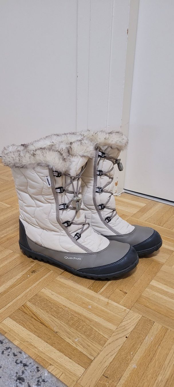 Decathlon Damenschuhe: Bottes de neige chaudes Quechua /P 39 – Neu (gemäss Beschreibung) aus Vevey von x_y_f 1