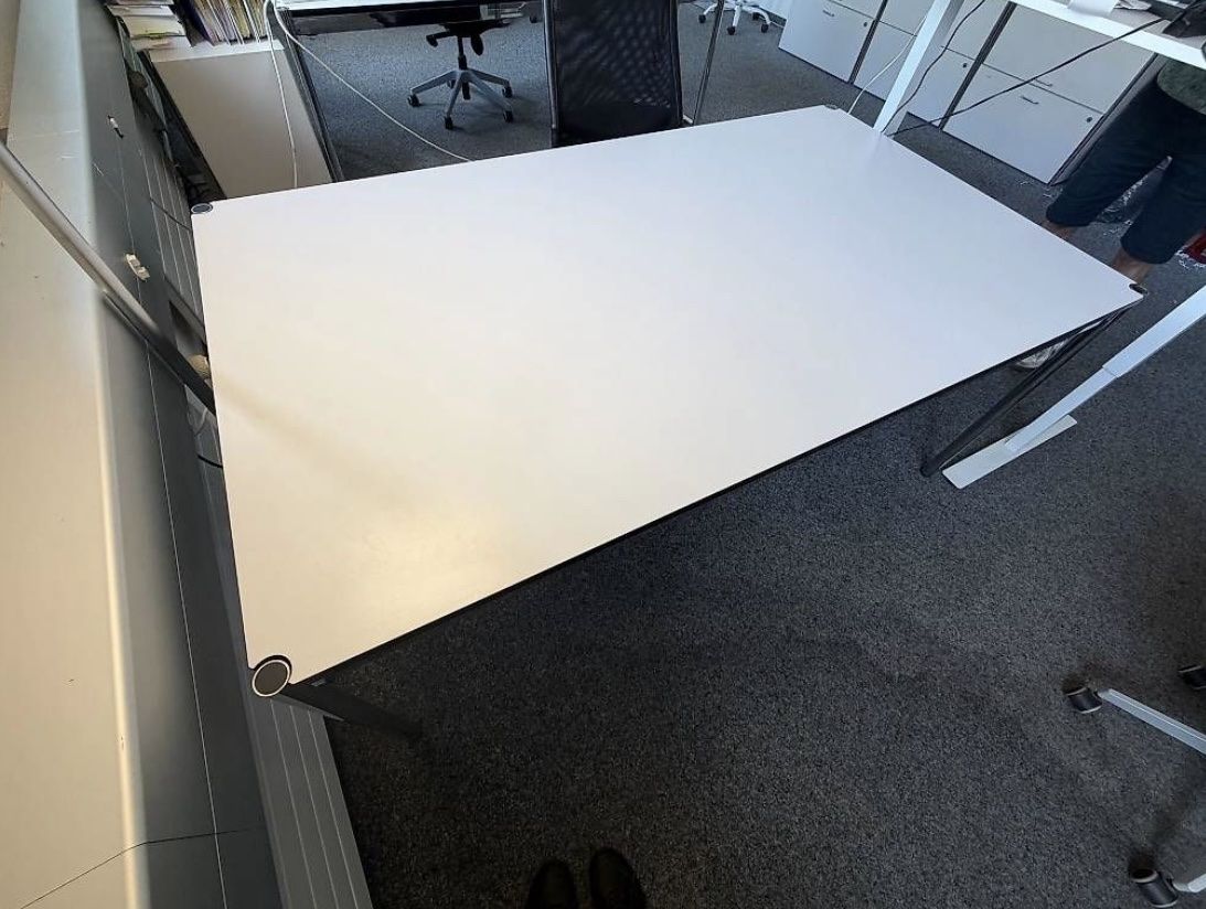 Scrivanie: USM Haller Tisch 200x100 – Usato da Bern venduto da leo_7xzq