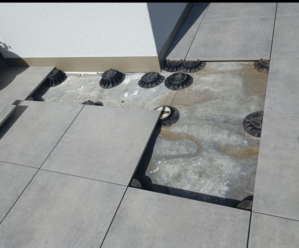 Rivestimenti per pavimenti: Feinsteinzeug Gartenplatten 60×60×2 cm – ca. 41 m² – Usato da Wohlen AG venduto da GTH2014 5