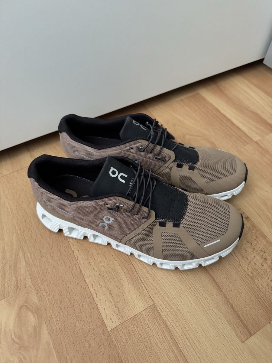 On Chaussures hommes: ON Cloud 5 Gr. 44 neu – Neuf (Voir description) à Glis par sportivo88