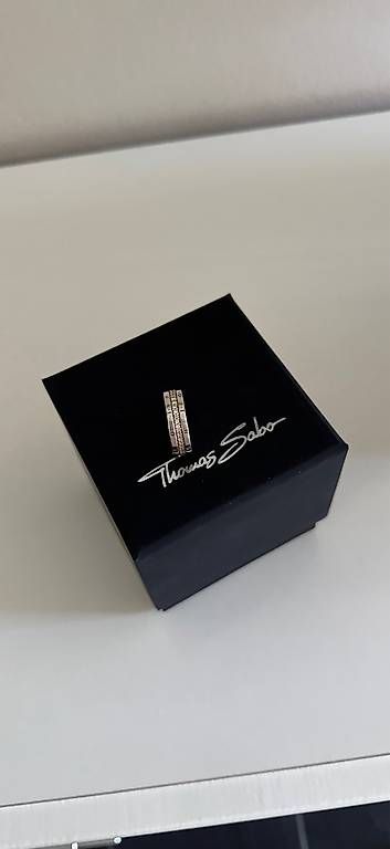 Anelli: Thomas Sabo Ring mit weissen Steinen – Usato da Seuzach venduto da oli_2l2l 1