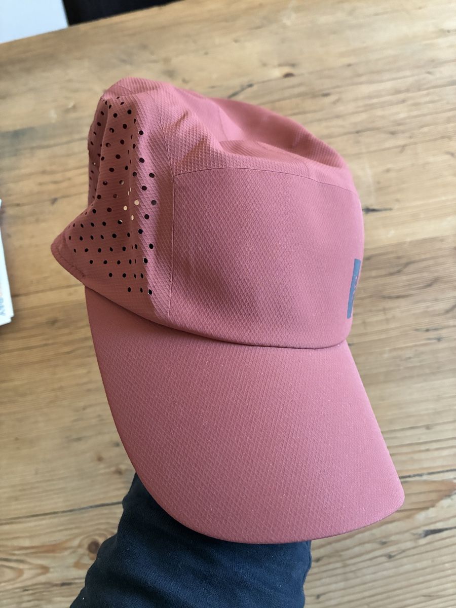 Hüte, Mützen & Caps: ON Lightweight Cap Ruby – Neu (gemäss Beschreibung) aus Zürich von zob_ 1