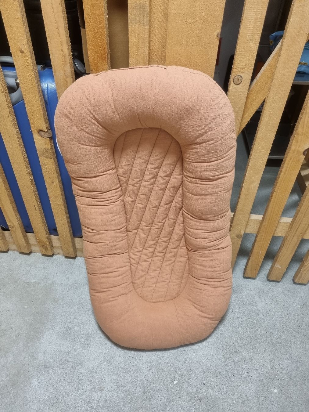 Coussins: Babynest – D'occasion à Schlieren par wrigglee