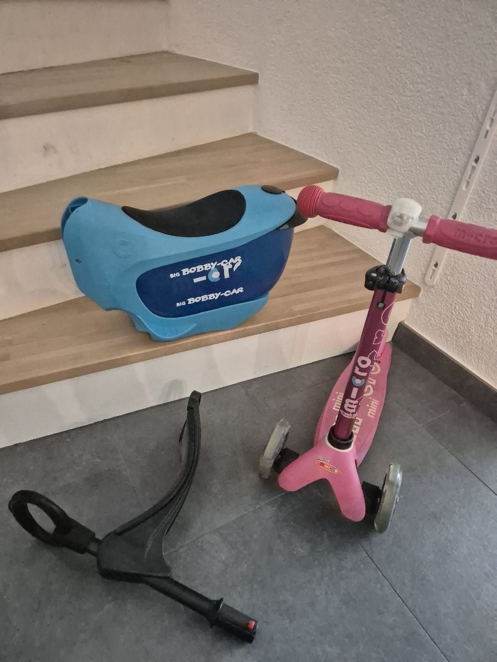 Micro Kickboard: Micro Maxi Scooter rosa, mit verschiedenen Sitzpositionen – Usato da Cham venduto da Nash7