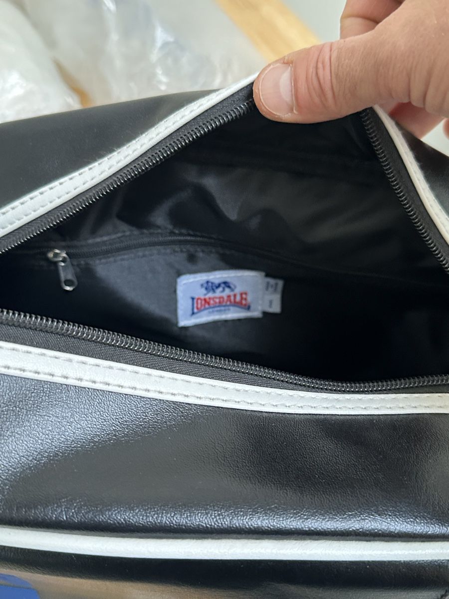 Lonsdale Borse: Lonsdale Schulter-Tasche – Usato da Steffisburg venduto da PatrickB02 5