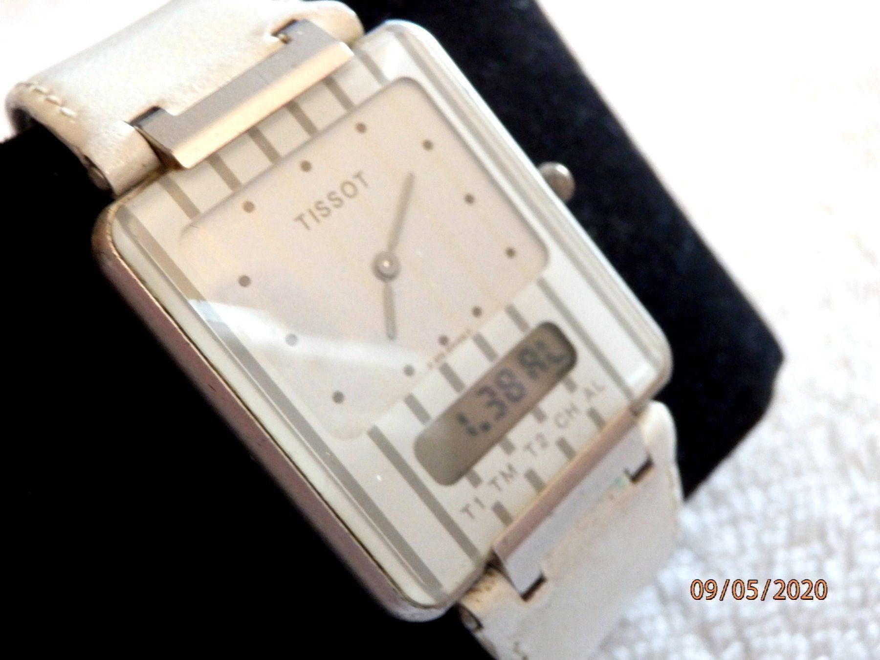 Uhren: Tissot, Two Timer, Damen, 22 x 30mm – Gebraucht aus Ueberstorf von dinbau 1
