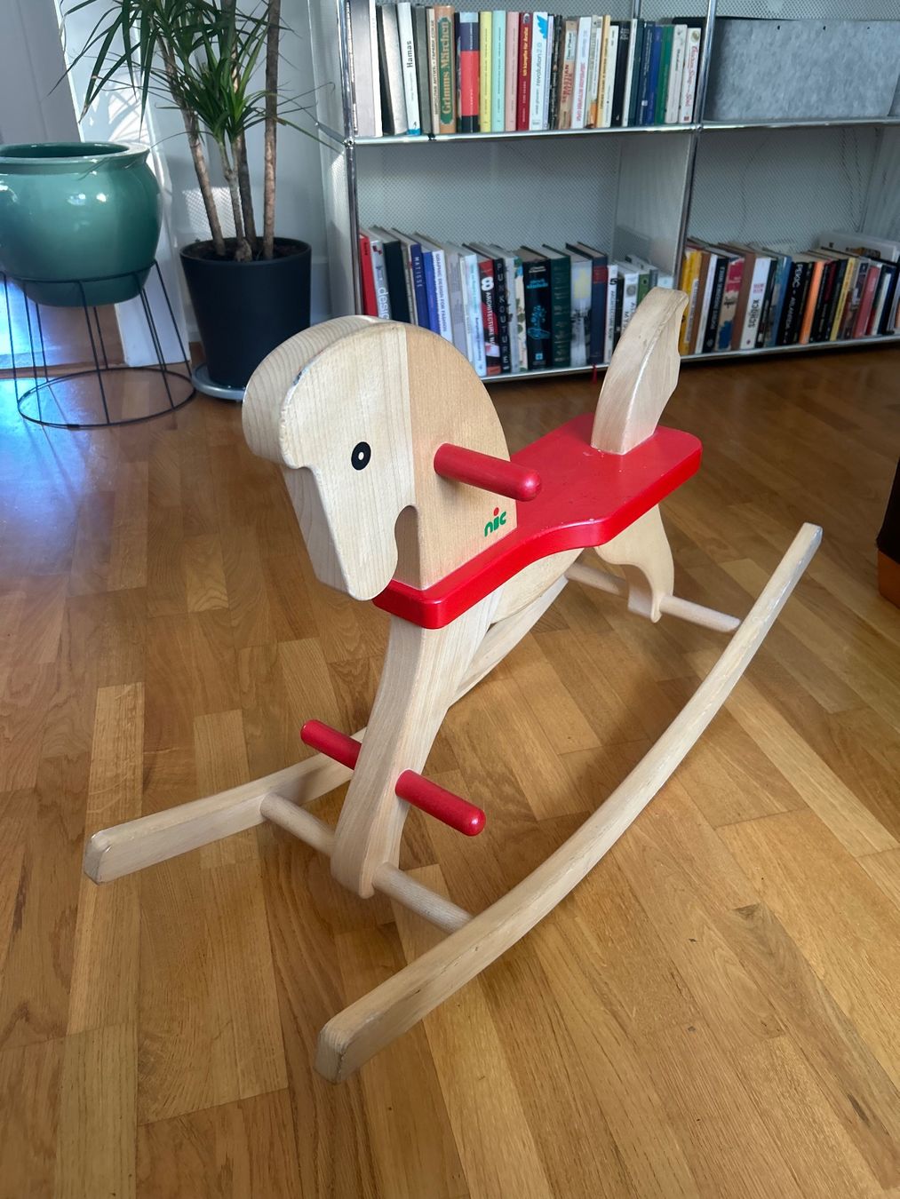 Spielzeuge: Schaukelpferd aus Holz – Gebraucht aus Zürich von bom_c25d 1