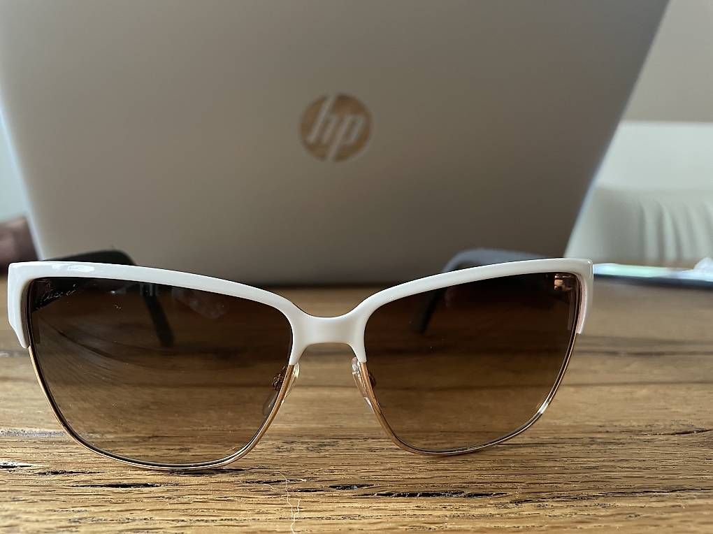Gucci Occhiali & Lenti: Gucci Sonnenbrille mit weissem Rand – Nuovo (secondo la descrizione) da Muttenz venduto da einfach-schoen