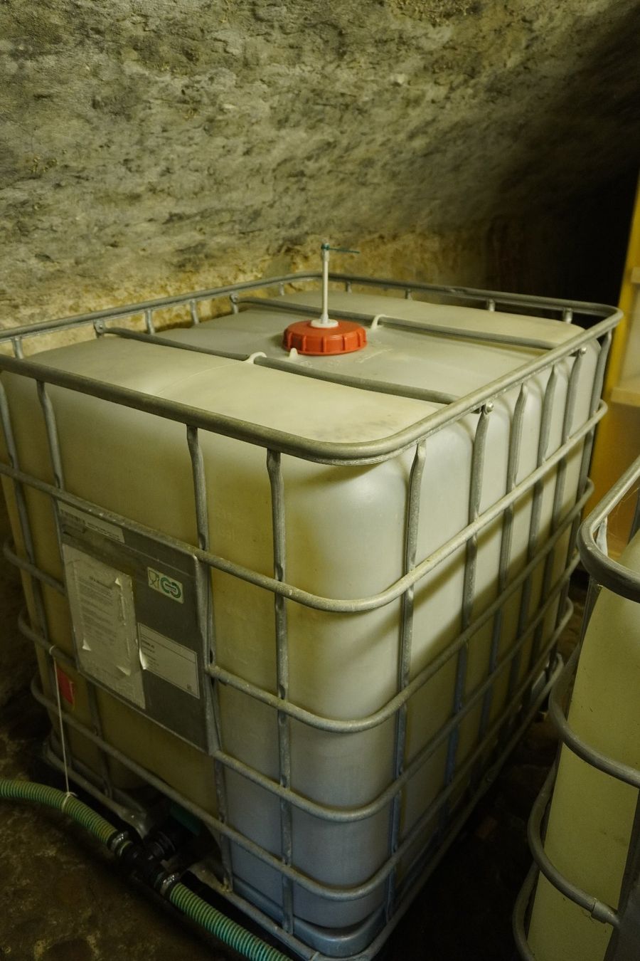 Abbeveratoi e trogoli: IBC Container 1000L Regenwassertank, Gartenbewässerung – Usato da Thunstetten venduto da blob87 1