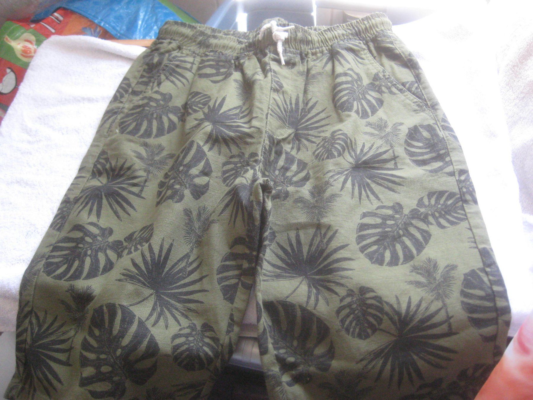 Pantaloni: KNABEN  SHORTS – Usato da Uster venduto da flocke1