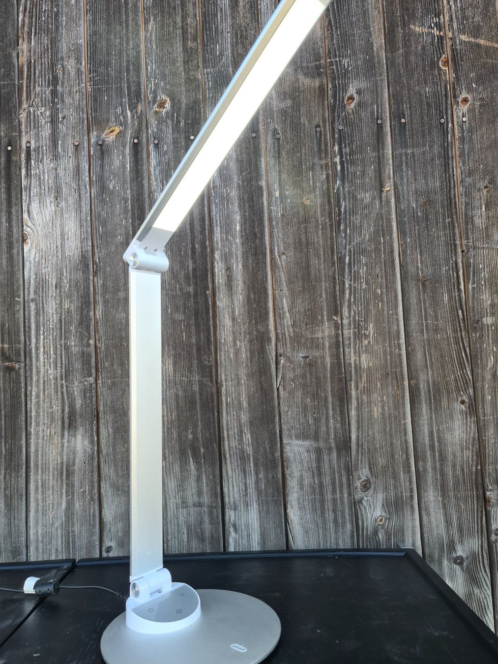 Lampade: Tischlampe LED silberfarben gebraucht – Usato da Niederlenz venduto da DaveDasWahnsinn 1