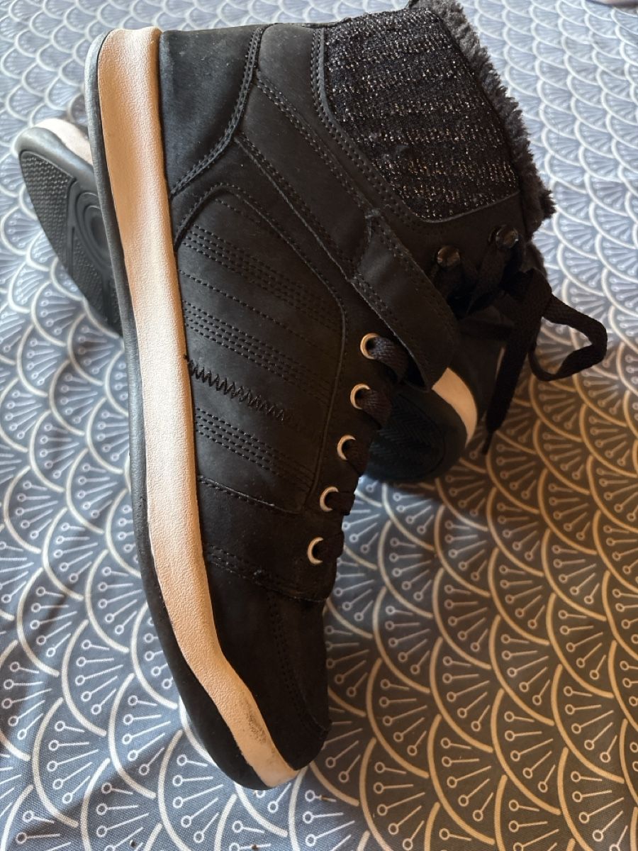 Scarpe da donna: Baskets montantes Vty 41 noires fourrées  – Nuovo (secondo la descrizione) da Ste-Croix venduto da choupy60 1