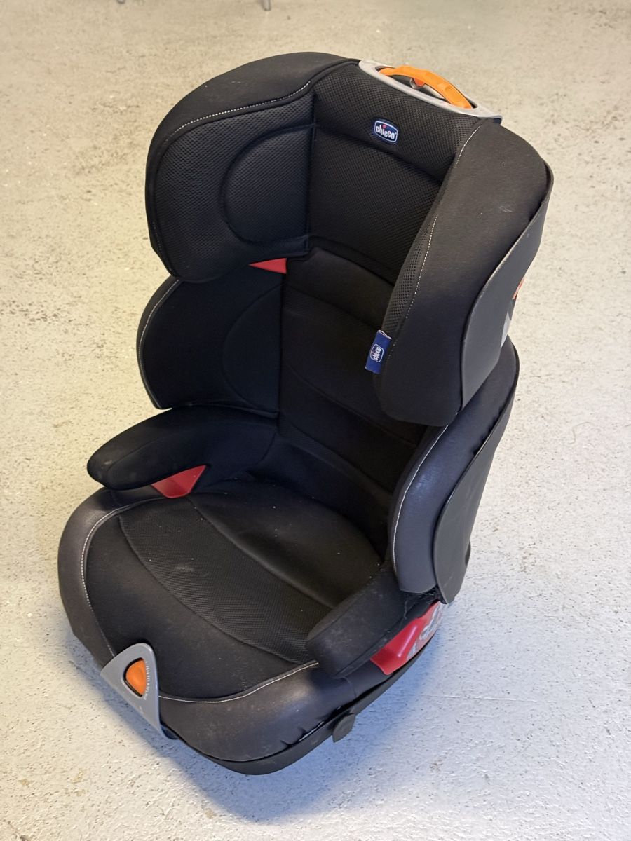 Chicco Seggiolini per auto: Chicco Autositz 15-36 kg – Usato da Zürich venduto da G_king