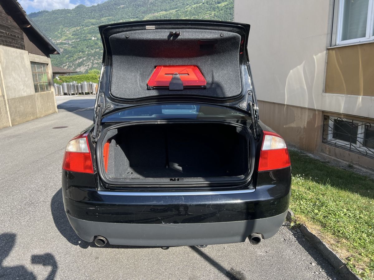 Audi Automobili: Audi A4 B6 2.4V6 – Usato da St-Pierre-de-Clages venduto da roz_qr8j 1