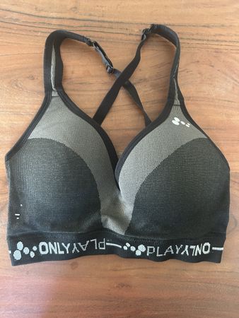 Sport BH ONLY PLAY gepolstert schwarz Gr. S guter Zustand