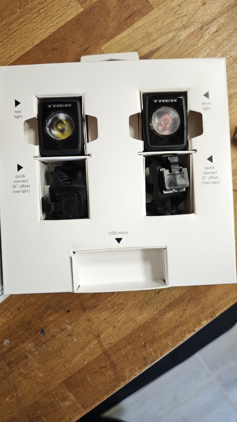 Lampes: Trek Beleuchtung ion 200 RT Flare RT – Neuf (Voir description) à Crésuz par Peyou80 2