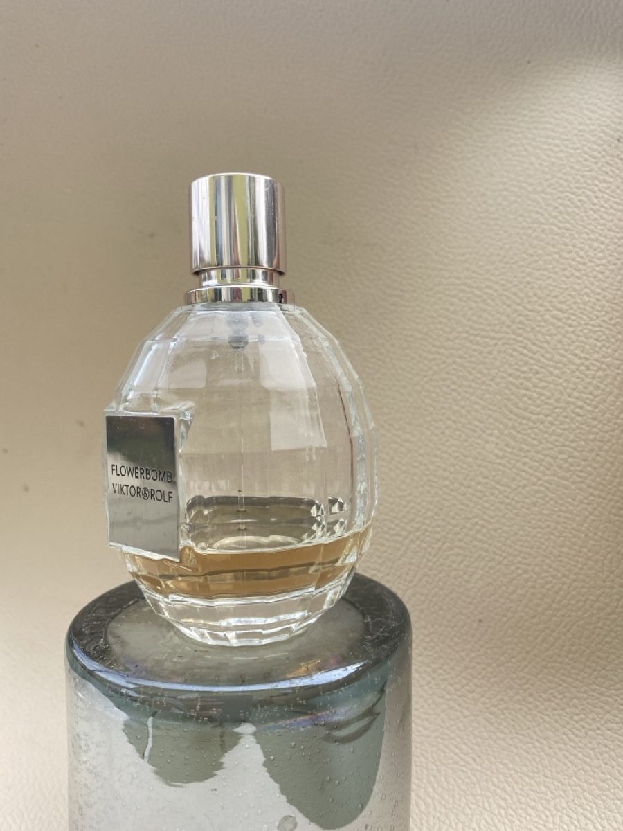 Profumi & Eau de Toilette: Parfum Viktor Rolf Flowerbomb edt – Usato da Lonay venduto da Ikoko 2