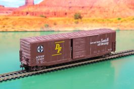 Details West H0 Reefer 50' Box Car Santa Fe Railroad (USA)