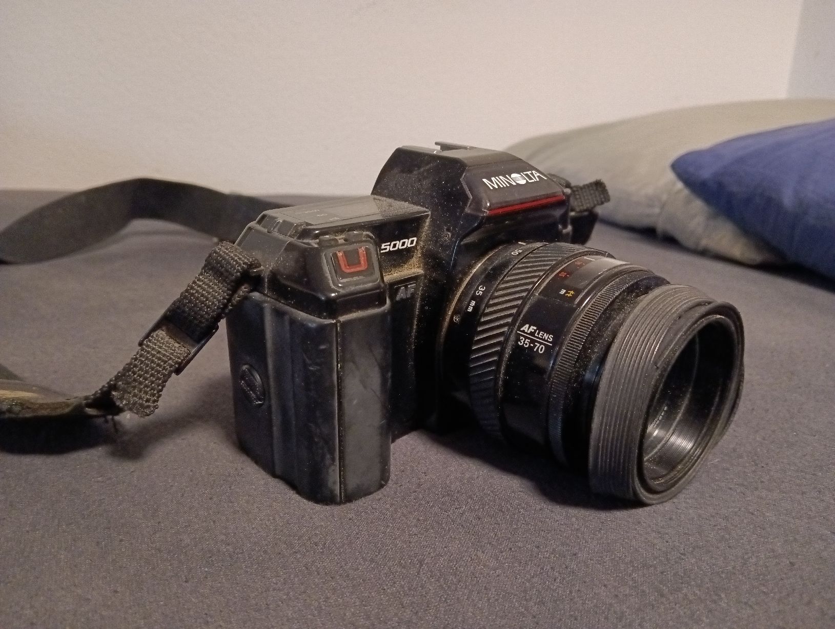 Minolta Fotocamera: Minolta 5000 Maxxum AF 35-70mm vintage camera – Usato da Winterthur venduto da Bas_Her