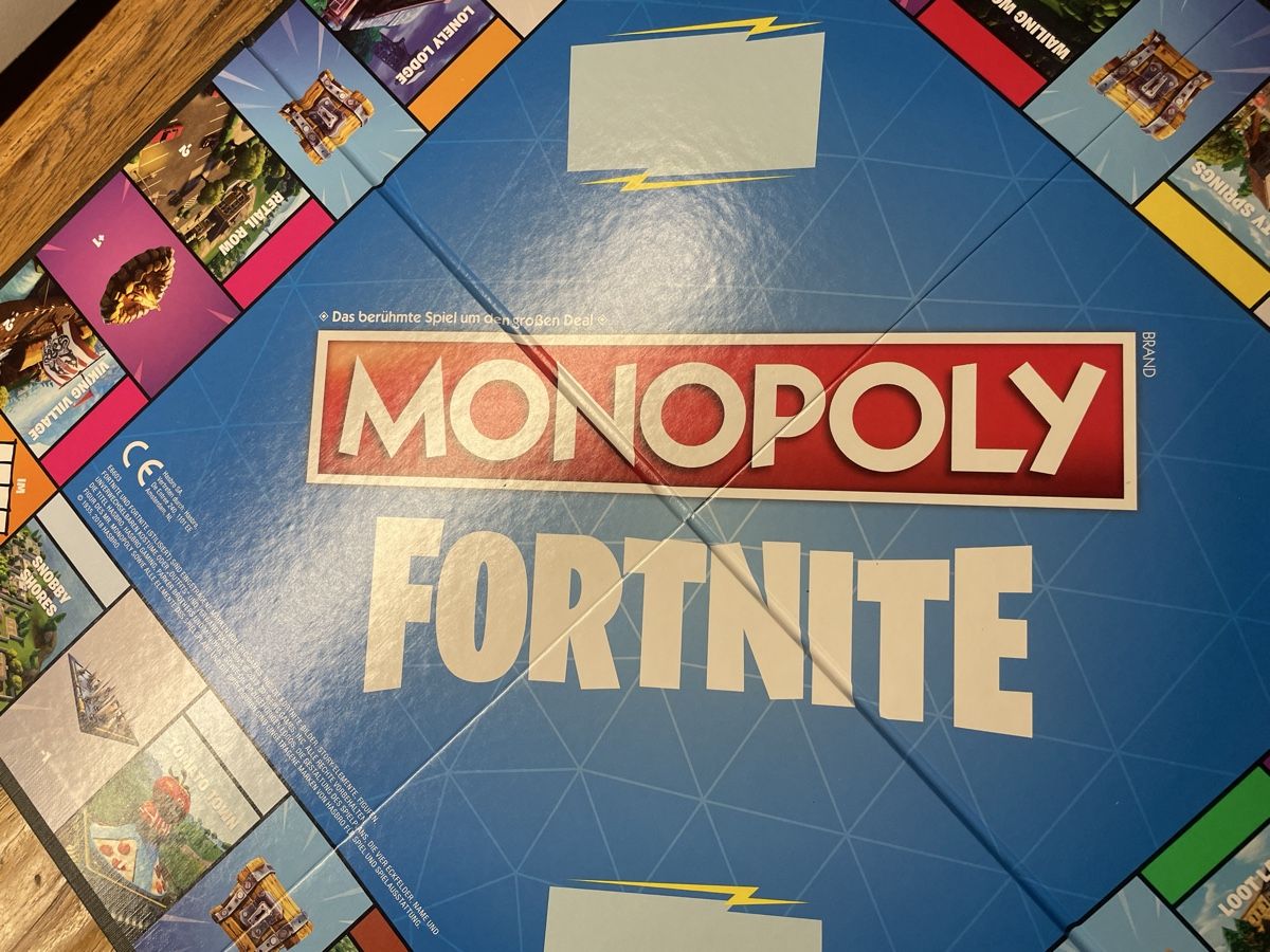 Spiele: Monopoly Fortnite neuwertig – Neu und originalverpackt aus Holderbank AG von Hallo104 8
