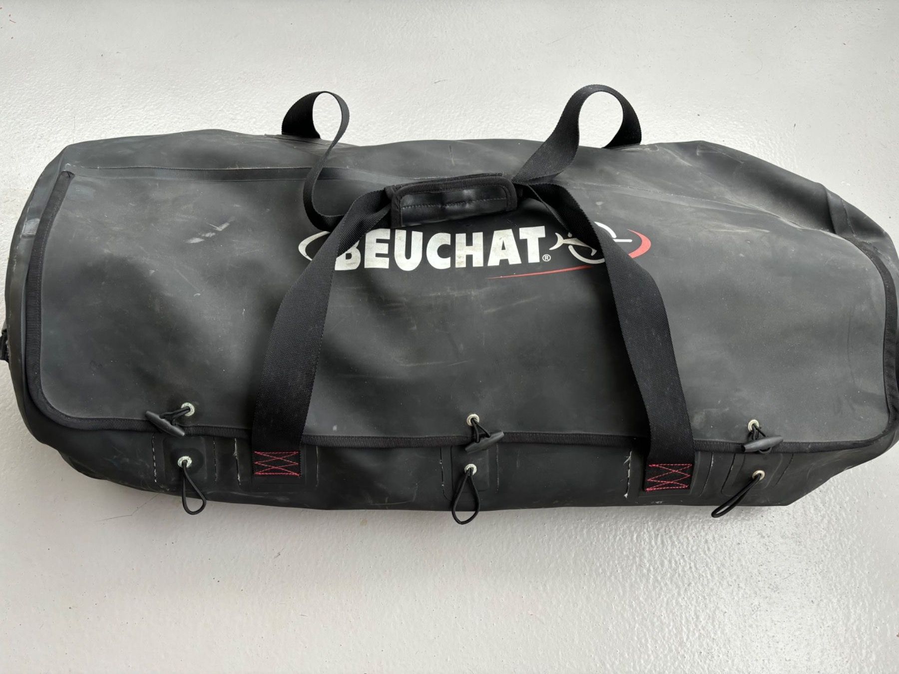 Mute per immersioni: Buoyancy vest & gear bundle available at a bargain price – Usato da Zollikon venduto da Ostendo 1