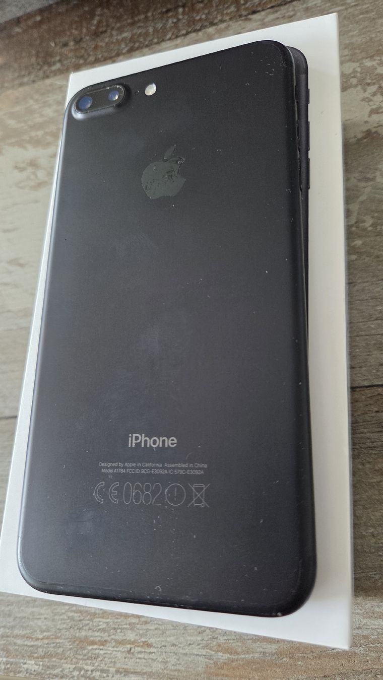 Apple Telefoni cellulari / Smartphones: iPhone 7 Plus 128GB black – Usato da Beringen venduto da JoeyAppenzeller 1