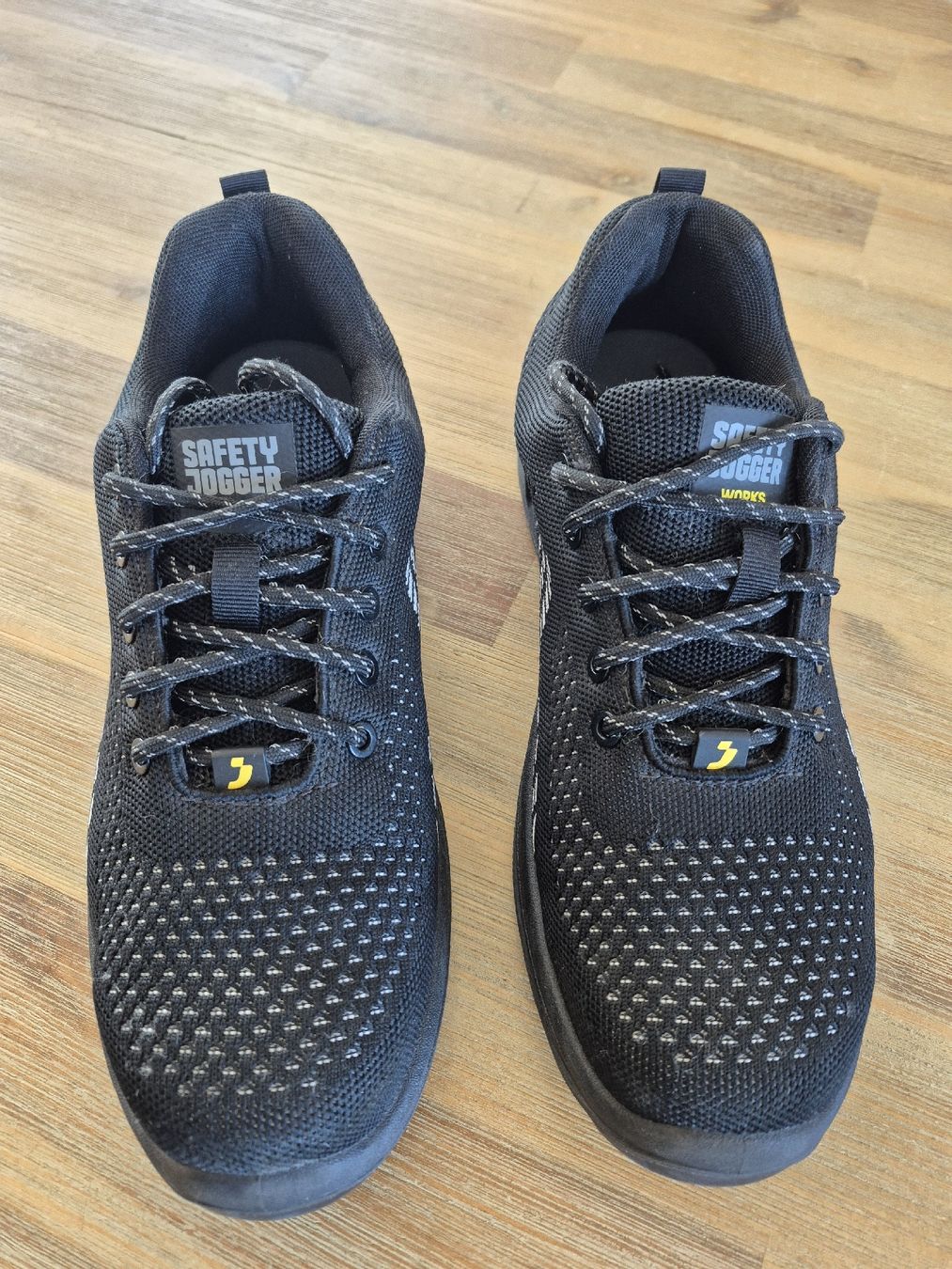 Scarpe da uomo: Herren Sicherheits Arbeitsschuhe Gr. 44 – Usato da Gerlafingen venduto da nila44