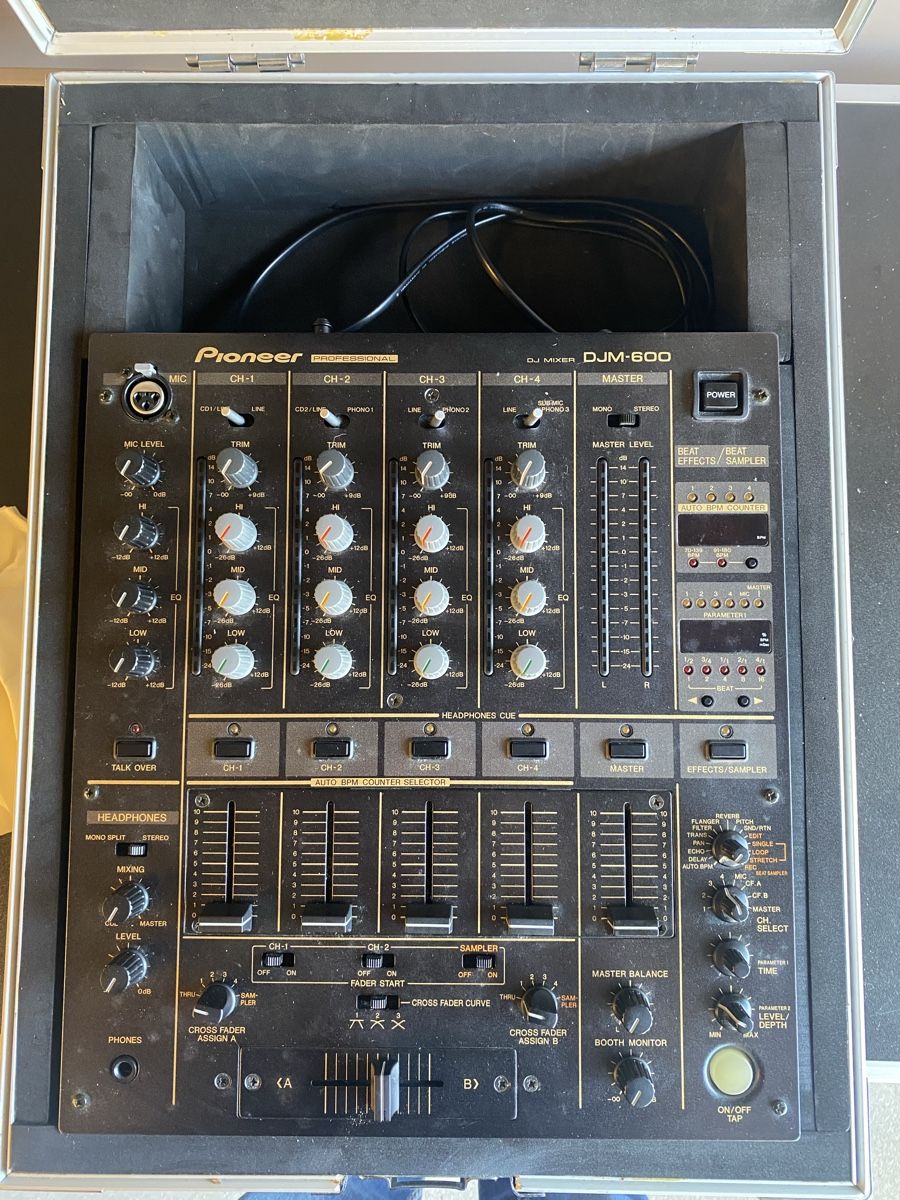 Pioneer Mischpulte: Pioneer DJM 600 – Defekt aus Goldau von Speedpage 1