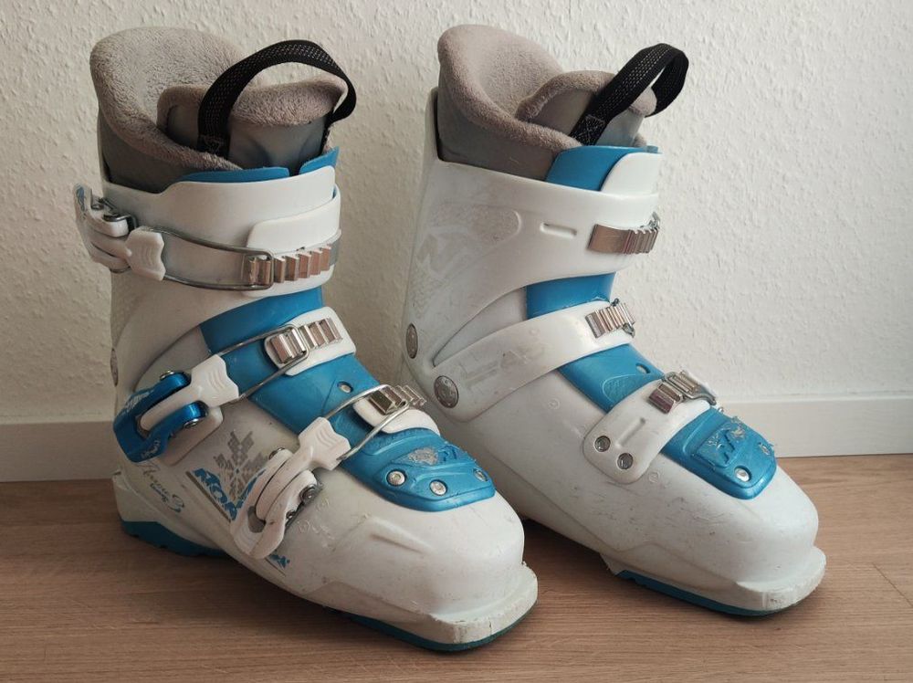 Nordica Chaussures filles: Kinder Skischuhe Gr. 35 – D'occasion à Dietlikon par RebecaO