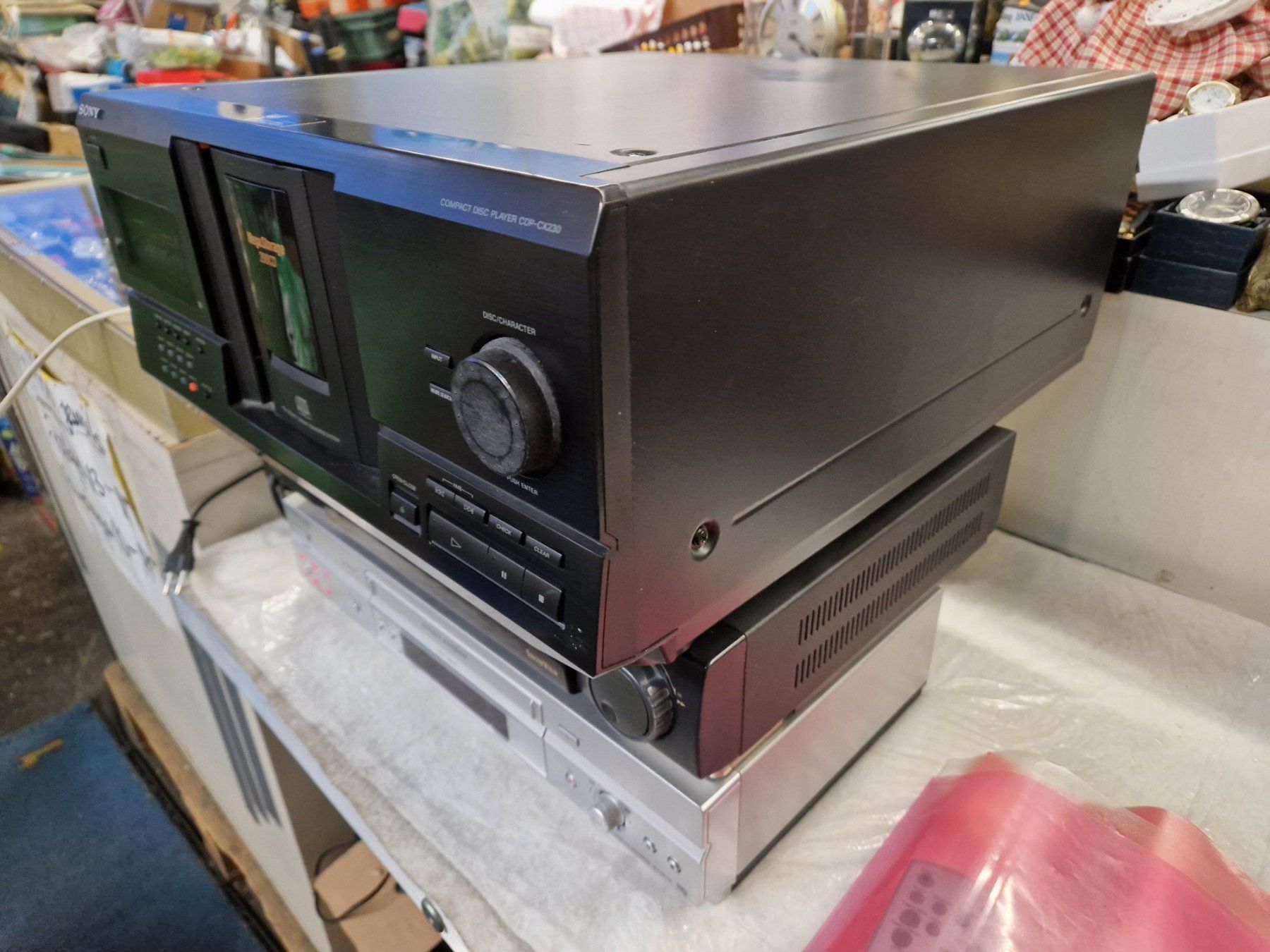 Sony Lettore multimediale & Streamer: Sony CD Charger Mega Storage 200Cds  CDP-CX230 CD Wechsler – Usato da Wädenswil venduto da tome70 3