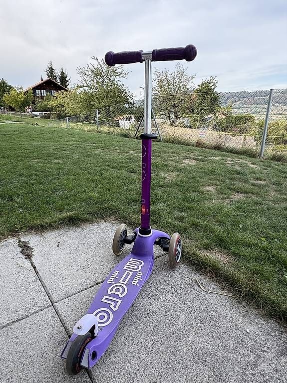 Kickboard: Micro Mini Tretroller lila  höhenverstellbar – Usato da Kirchenthurnen venduto da sil_vm6k