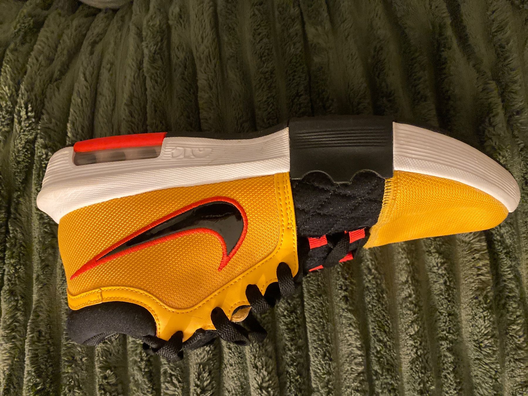 Nike Scarpe da uomo: Nike Lebron James VIII – Usato da Niederrohrdorf venduto da Liam.01 4