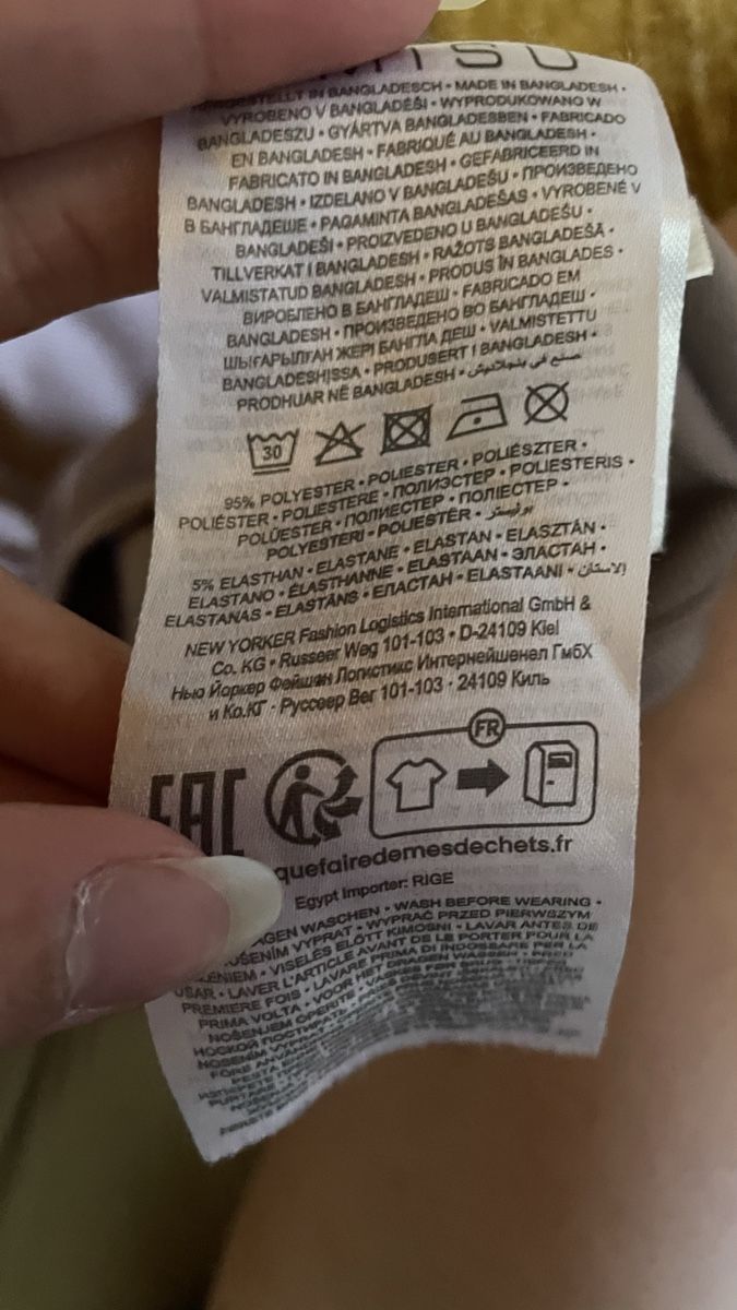Blusen, T-Shirts & Tops: Tops assorted brands size S/M used condition – Gebraucht aus La Ferrière von Marbles 5