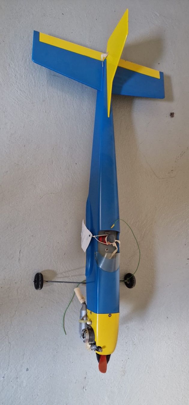 Modellismo RC: RC Flugzeug Oldtimer, nur Rumpf - ohne Flügel – Usato da Duggingen venduto da Ysvogel 1