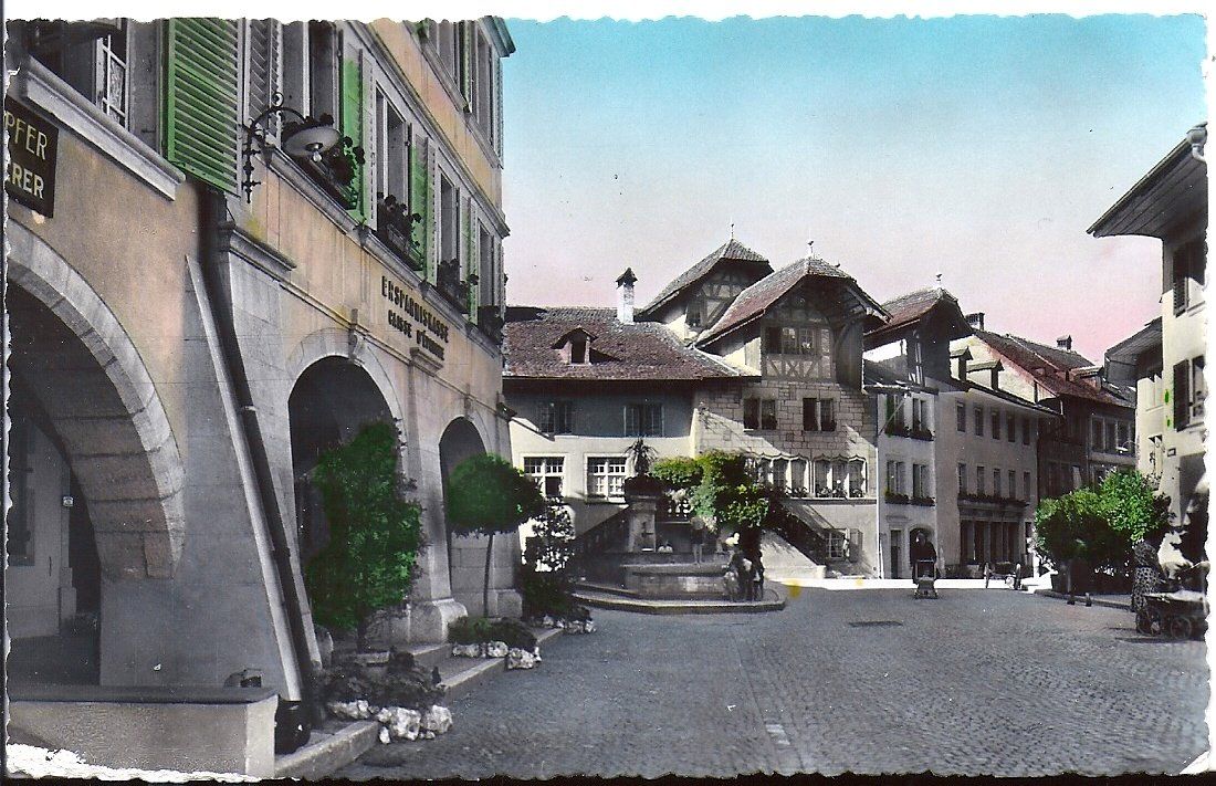 Cartoline postali: MORAT, une place et la caisse d'épargne – Usato da Les Verrières venduto da Scampi0