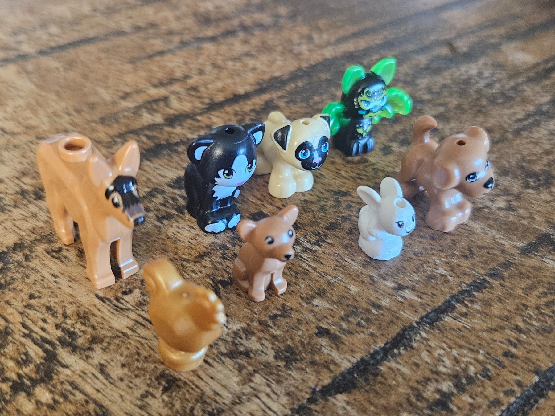 Lego Giocattoli: lego figurines lot de  8 animaux – Usato da Confignon venduto da Ecrofigs 1