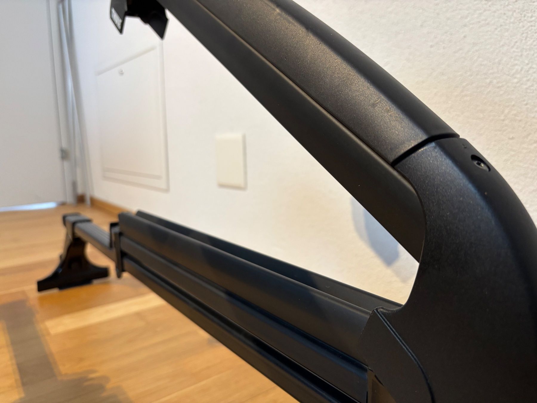 Thule Portapacchi: Thule Dachträger mit abschliessbarer Skihalterung – Nuovo (secondo la descrizione) da Hildisrieden venduto da AJ28 4