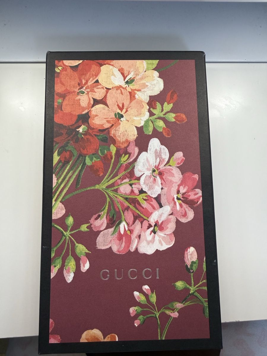 Gucci Cover & Protezioni schermo: Original Gucci iPhone 8 Plus Hülle Flora – Usato da Volketswil venduto da LRNMA 3