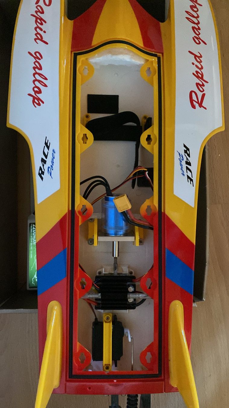 Modellismo RC: Rc-Boot mit Fernbedinung und Akkus – Usato da Blumenstein venduto da Jon_k5xl 3