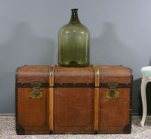 grosse mundgeblasene Olivenöl-Glasflasche