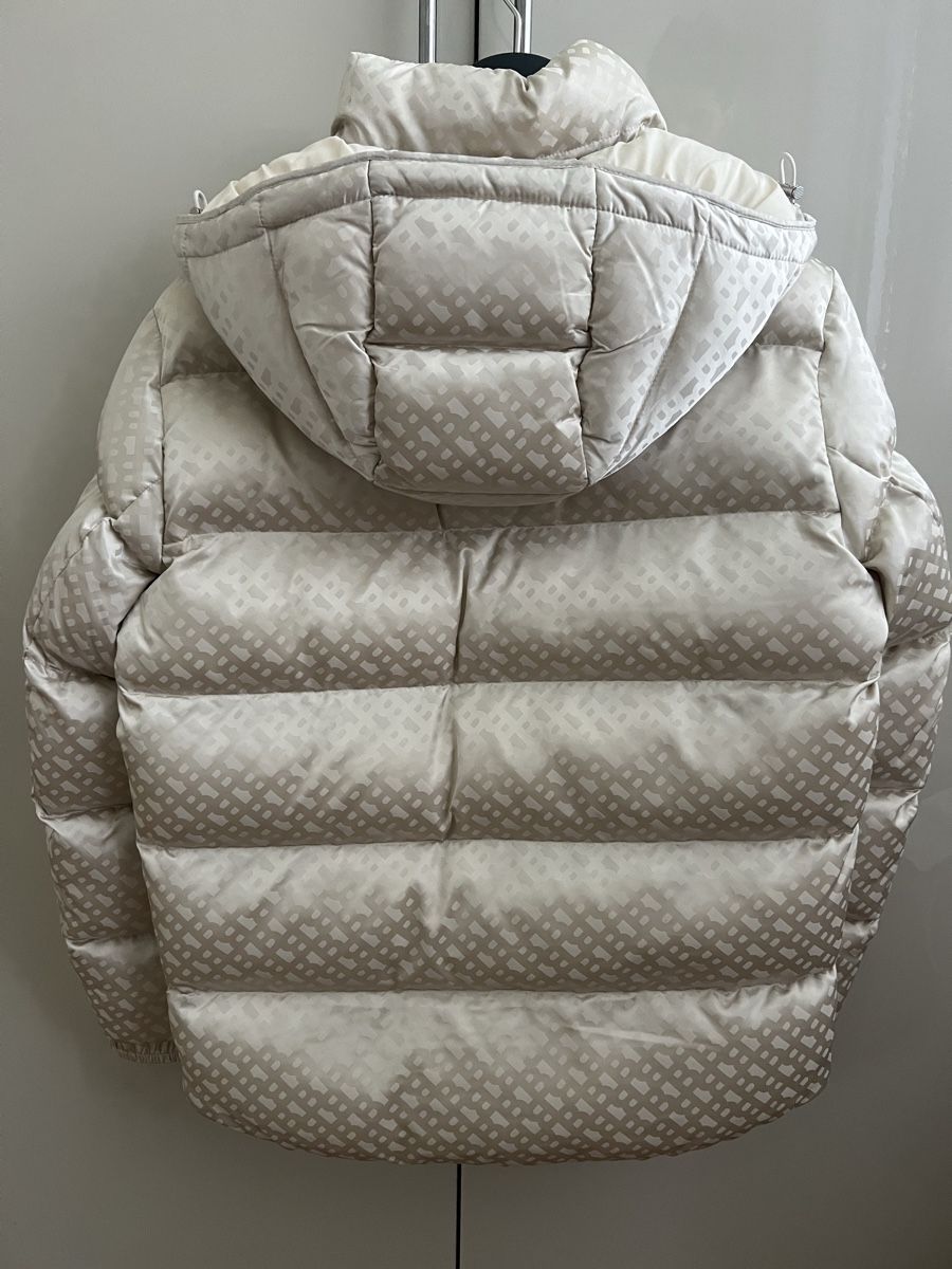 Hugo Boss Giacche: Neue BOSS Jacke – Nuovo (secondo la descrizione) da Rotkreuz venduto da car_9rt7 4