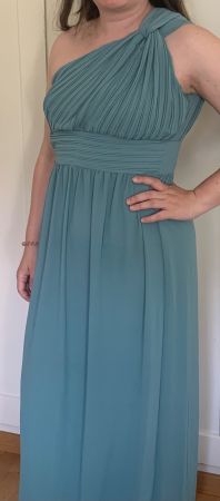 Elegantes, langes Abendkleid in sanftem Blau, Grösse 38
