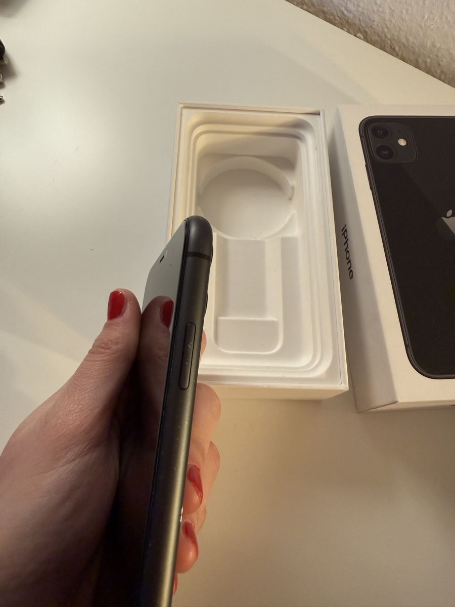 Apple Handys / Smartphones: I Phone 11. 128GB gebraucht. – Gebraucht aus Allschwil von thankslove 6