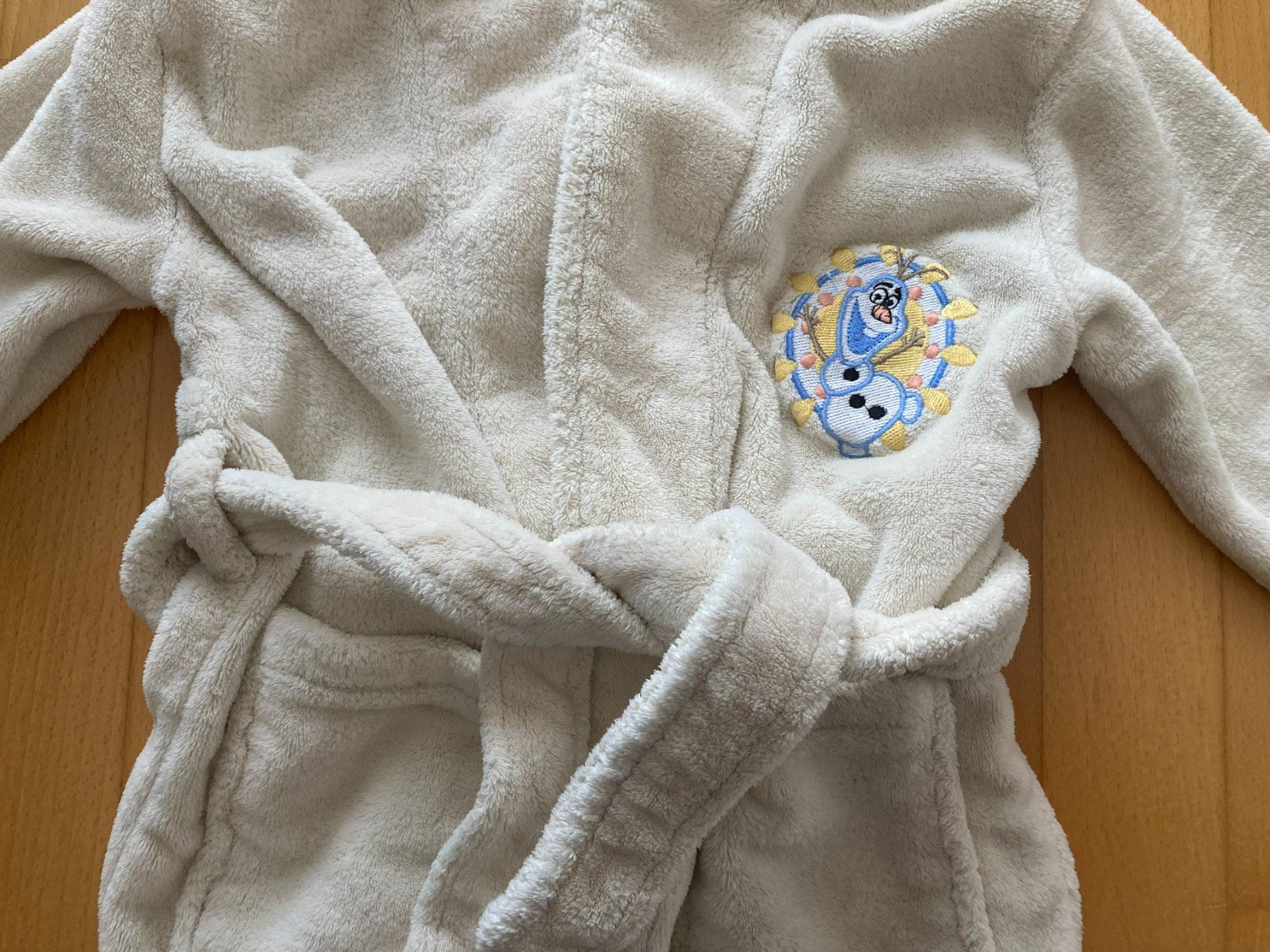 Accappatoi: Flauschiger Bademantel mit Olaf – Usato da Muttenz venduto da Juvenile33 2